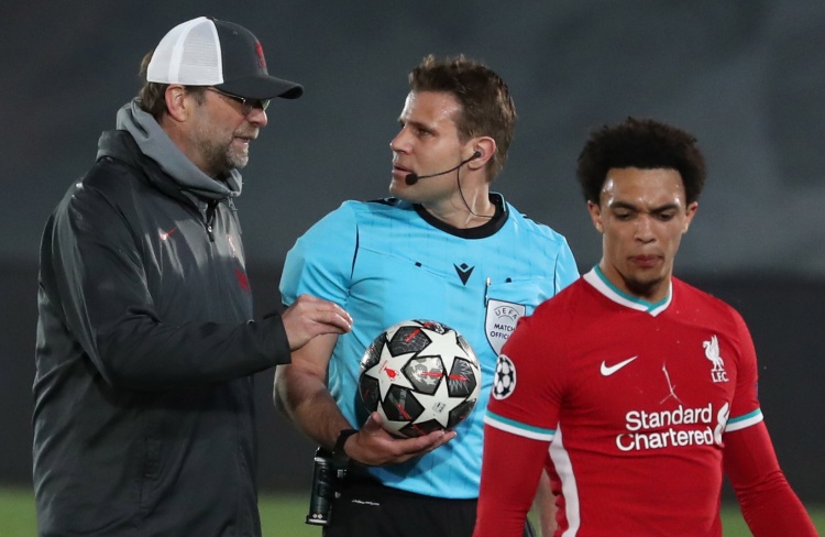 富保罗：里夫斯可以留在湖人，前提是新合同别太过分（富保罗：只要新合同不过分，湖人将继续留下里夫斯）