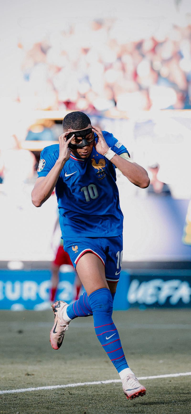 实至名归！登贝莱获304张第一选票，总得分1934分碾压优势获奖（名副其实！登贝莱揽下304张第一选票，凭1934分压倒性夺奖）