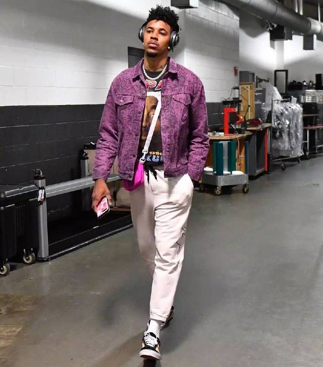 阿利松：萨拉赫缺阵是他所作所为的后果；我仍然支持斯洛特（阿利松：萨拉赫缺席是其行为所致，我依旧力挺斯洛特）