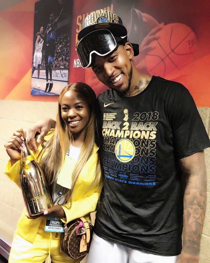 探寻篮球传奇：韦德与哈登的巅峰对决（追溯篮坛传奇：韦德与哈登的巅峰之战）