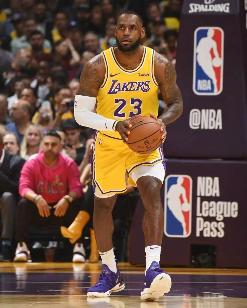 尼斯欧联6战全负垫底，各项赛事已8连败创队史最长连败纪录（尼斯欧联6战皆负垫底，各项赛事遭8连败创队史最长连败）