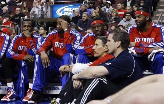 33+10+10+4帽！奎因昨日得分篮板助攻盖帽领跑两队 乔丹后首新秀（33分10篮板10助攻4盖帽！奎因昨夜四项数据全场第一，成乔丹后首位新秀）