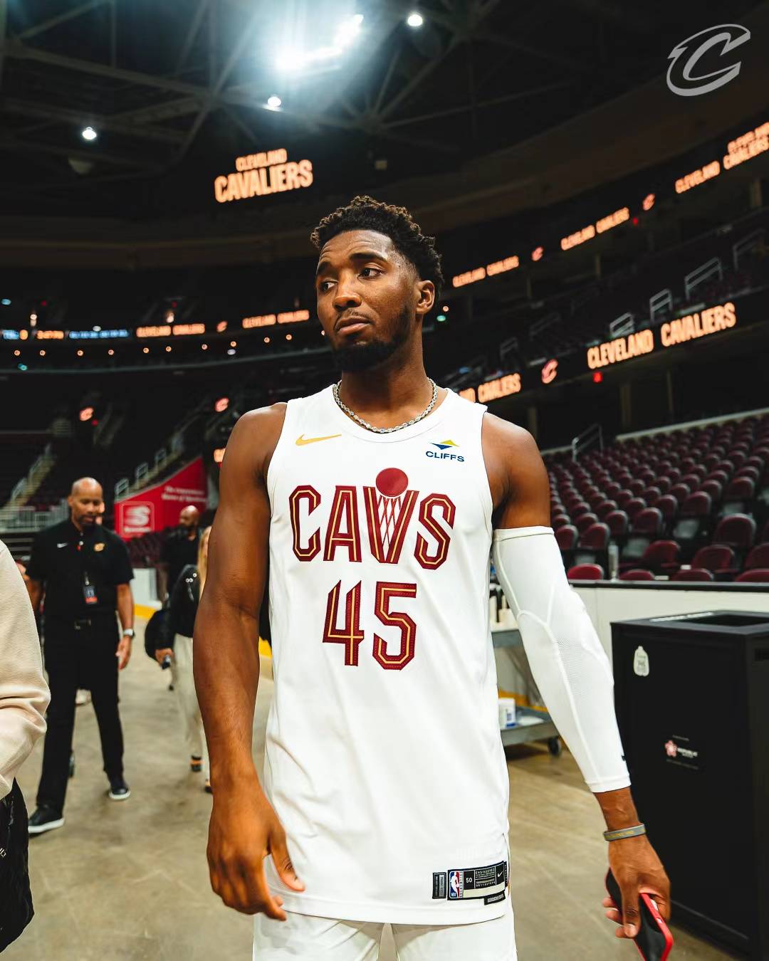 DO：纽卡求购谢什科的最新报价为至少8000万欧元（纽卡求购谢什科，最新出价不低于8000万欧元）