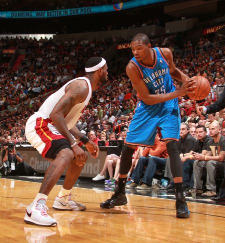 欧冠连续赛季进球纪录：本泽马、梅西连续18赛季进球第1（欧冠连续赛季进球之最：梅西、本泽马18季连破门并列第一）