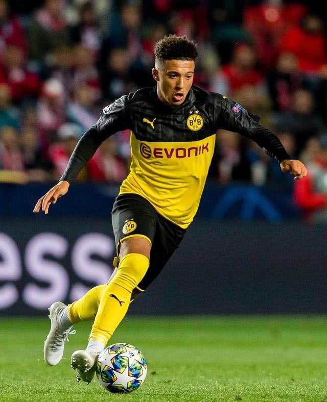 首节就飙上！爱德华兹7中4得13分，唐斯9中5得14分（首节火力全开：爱德华兹7投4中轰13分，唐斯9投5中砍14分）