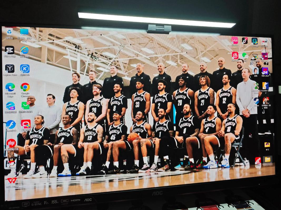 记者：皇马今天训练维尼修斯与姆巴佩长时间与教练组进行沟通（据记者报道，皇马今日训练中，维尼修斯和姆巴佩与教练组长时间交流）