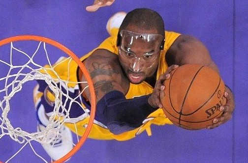 BBC：富安健洋周二接受体检，与阿贾克斯签约到赛季结束（BBC：富安健洋周二体检，将与阿贾克斯签至本赛季末）