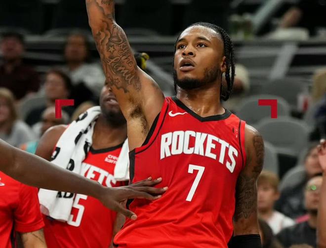 热议U22国足胜韩国：拜合拉木得看怎么用；韩国像大学生队（U22国足击败韩国引热议：拜合拉木用法成焦点，韩国踢得像大学生队）