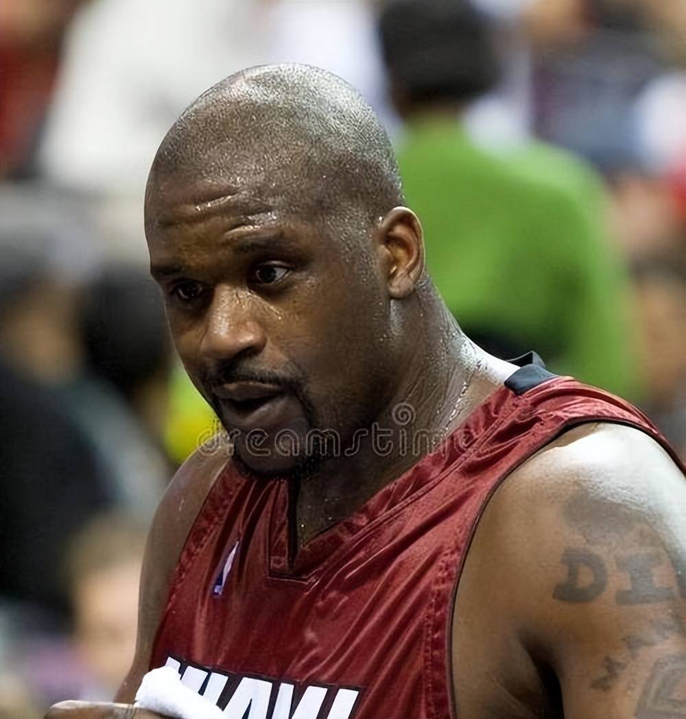 世纪级对决，两大球王又碰头（巅峰对决：两大球王再度相逢）