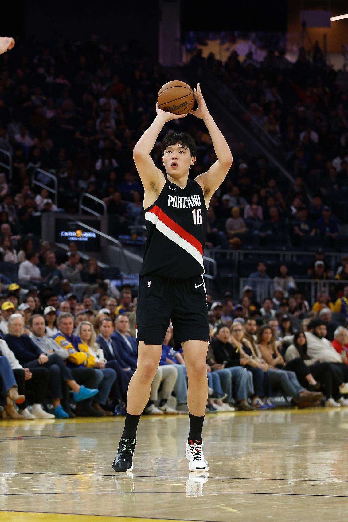 0-4不敌国安保级机会渺茫，亚泰众将赛后难掩失落情绪（0-4负于国安保级前景渺茫，亚泰将士赛后难掩沮丧）