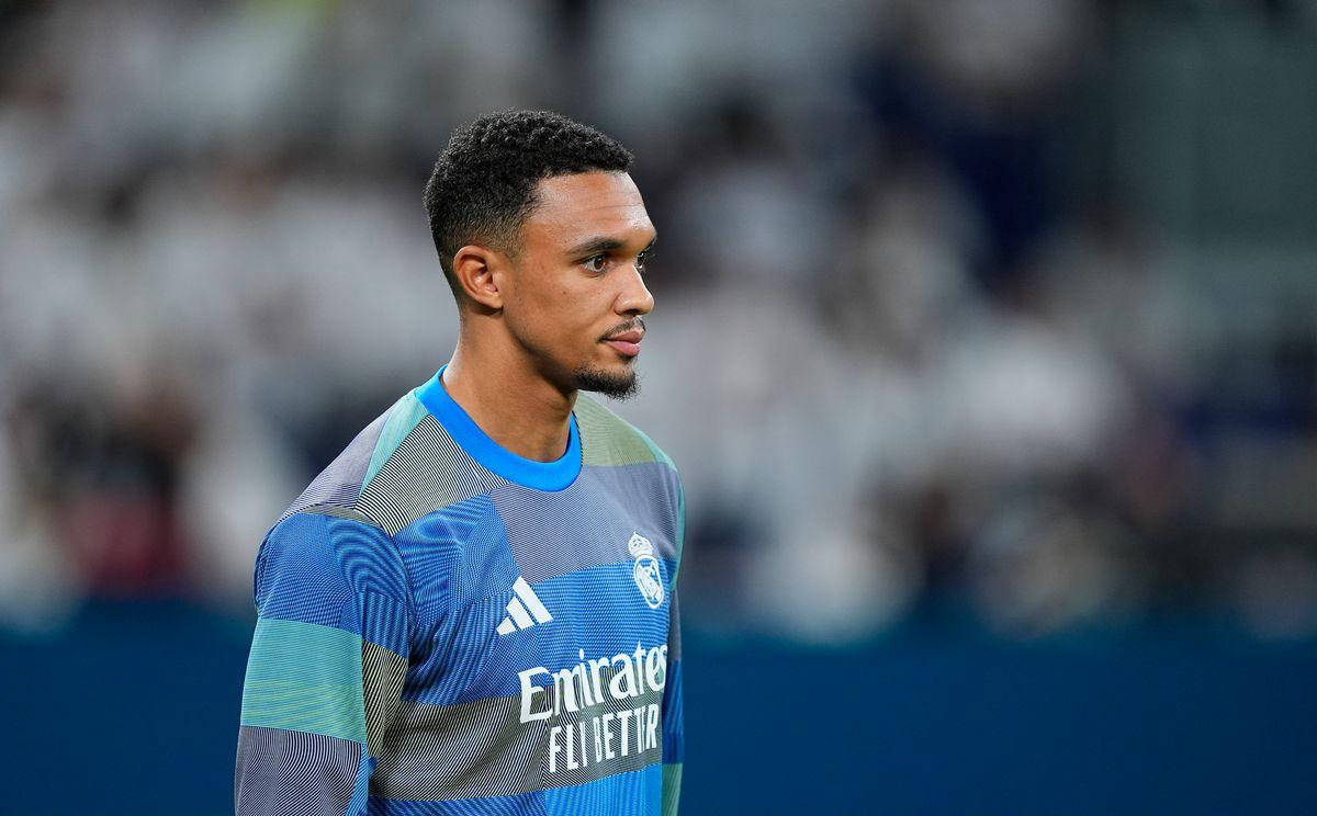 美记：某高管预计哈登会在今冬进入交易讨论，后者有“否决权”（美媒记者：有高管预计哈登今冬将进入交易讨论，且其拥有否决权）